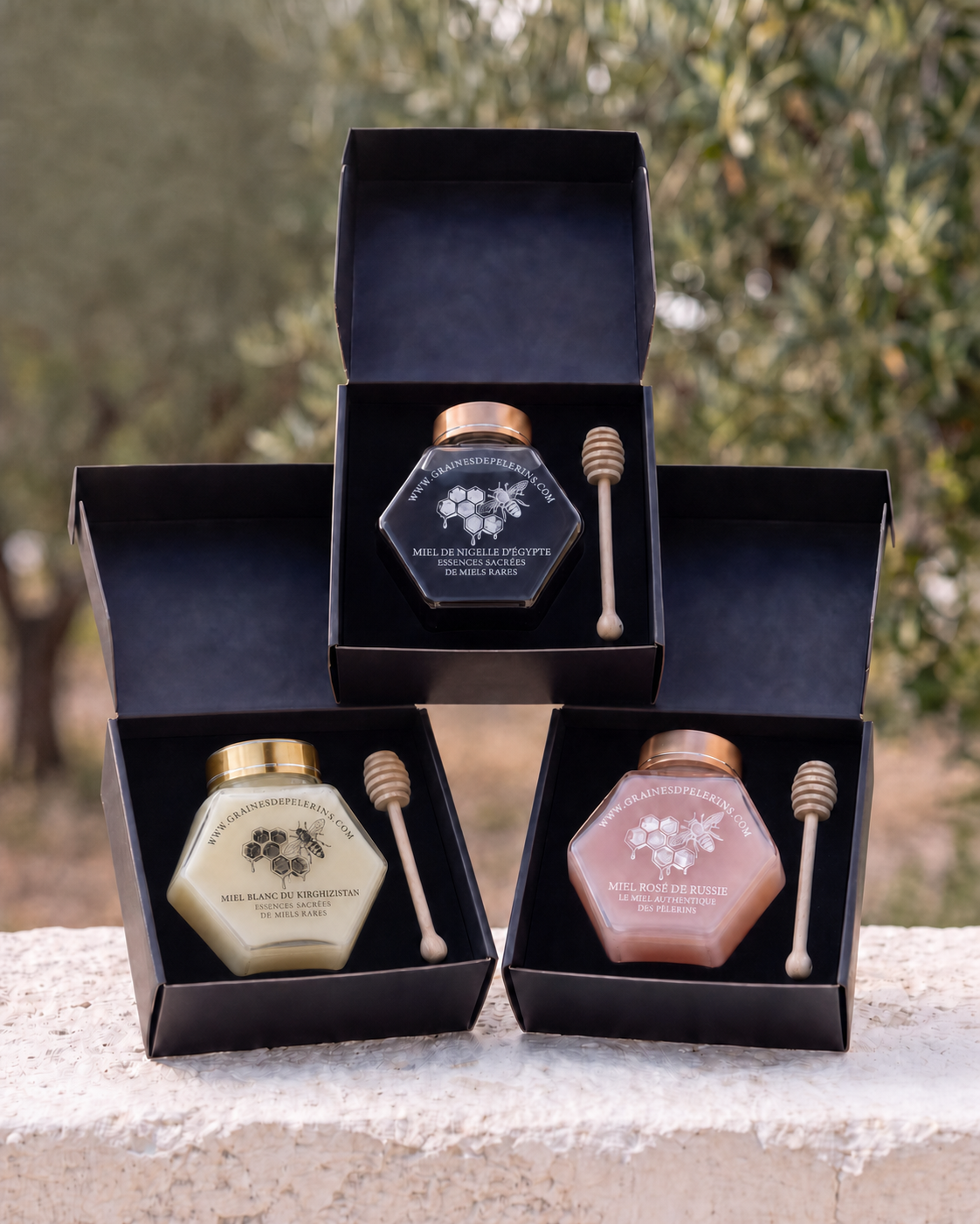 Coffret Découverte avec les écrins actuels du Miel Blanc, de la Nigelle et de l’Aromiel Rose